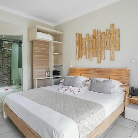 Le Peninsula Bay Beach Resort & Spa-3